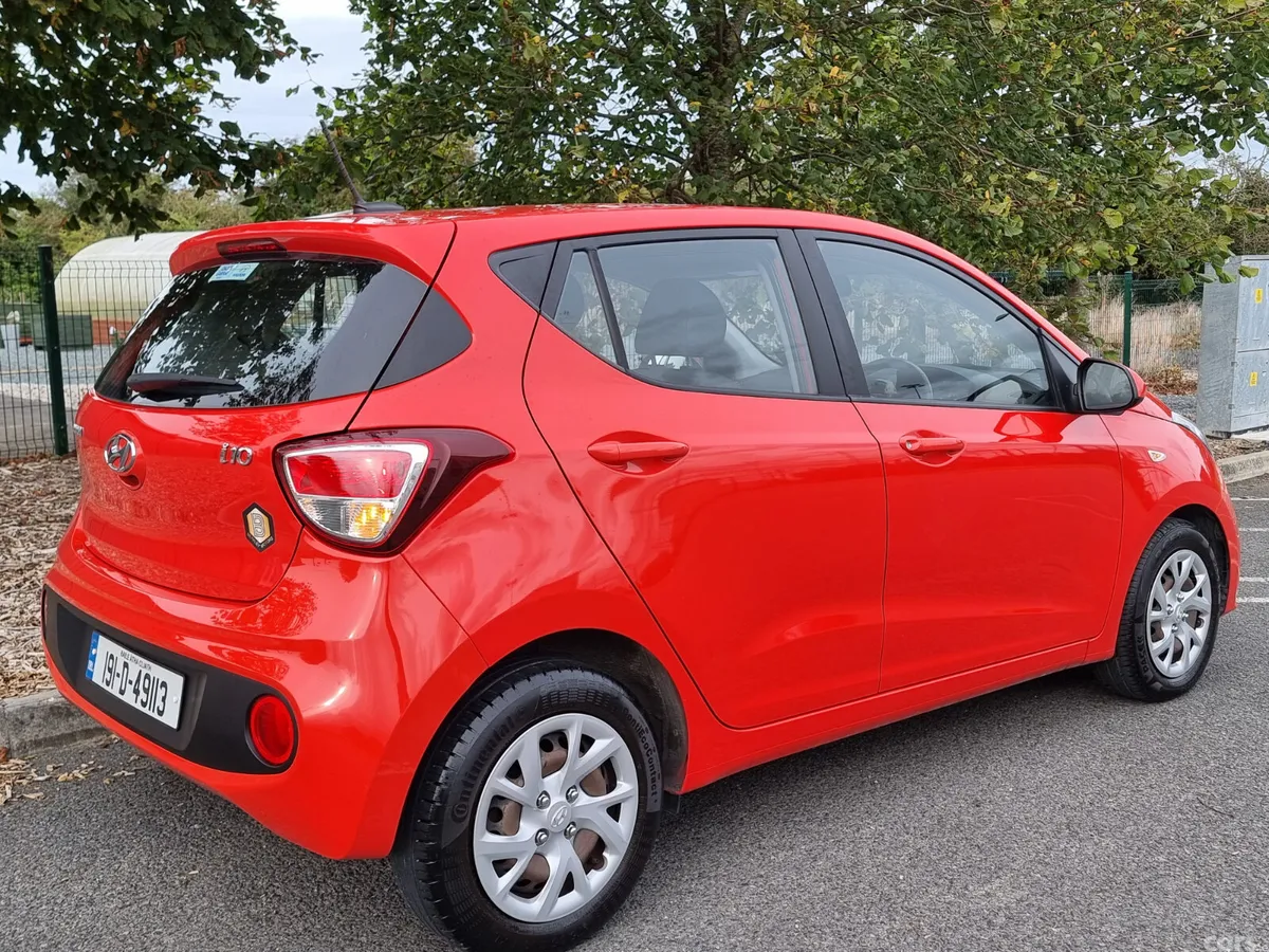 Hyundai i10 Hatchback, Petrol, 2019, Red
