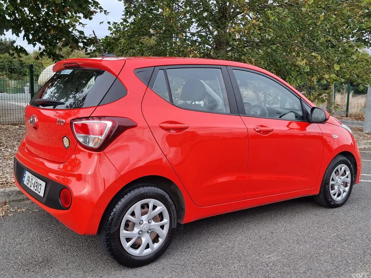 Hyundai i10 Hatchback, Petrol, 2019, Red