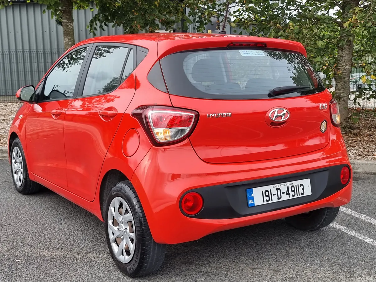 Hyundai i10 Hatchback, Petrol, 2019, Red