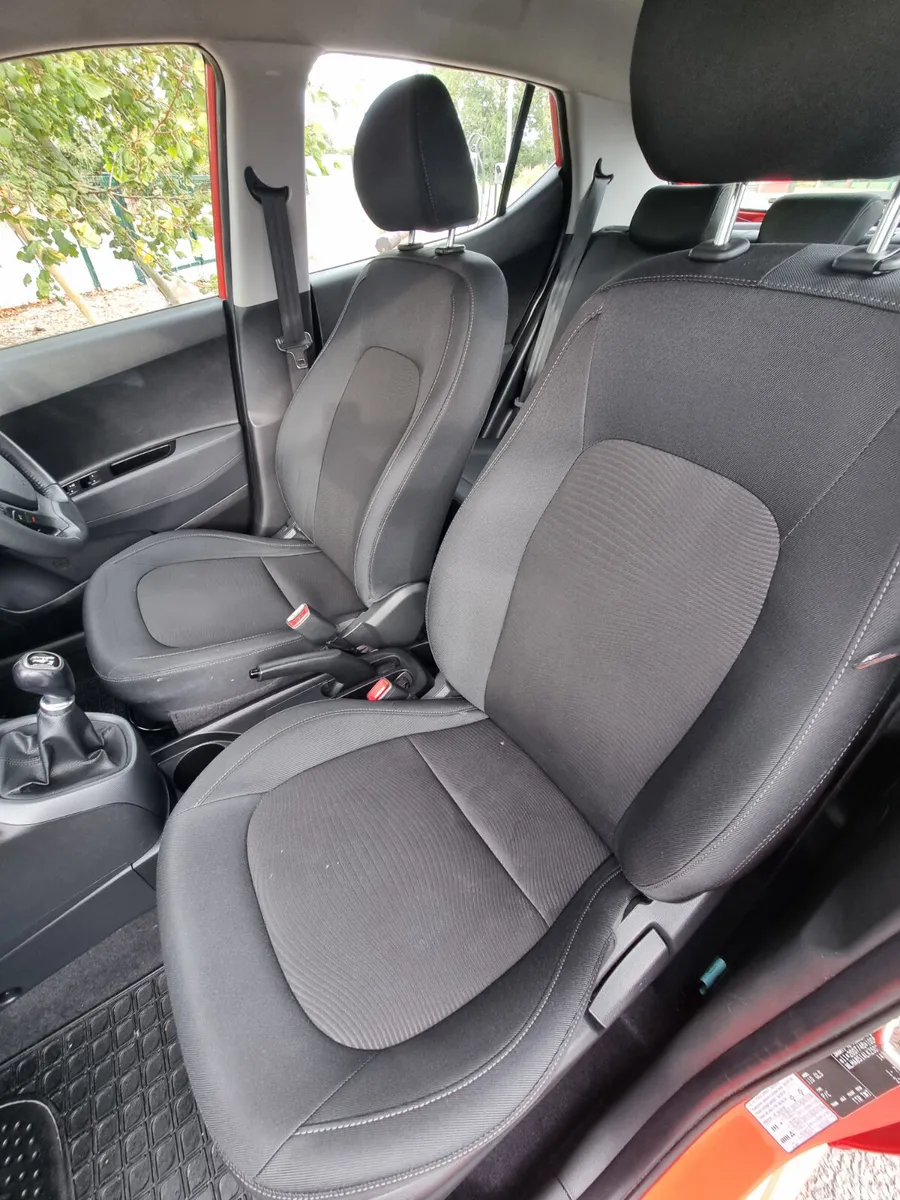 Hyundai i10 Hatchback, Petrol, 2019, Red