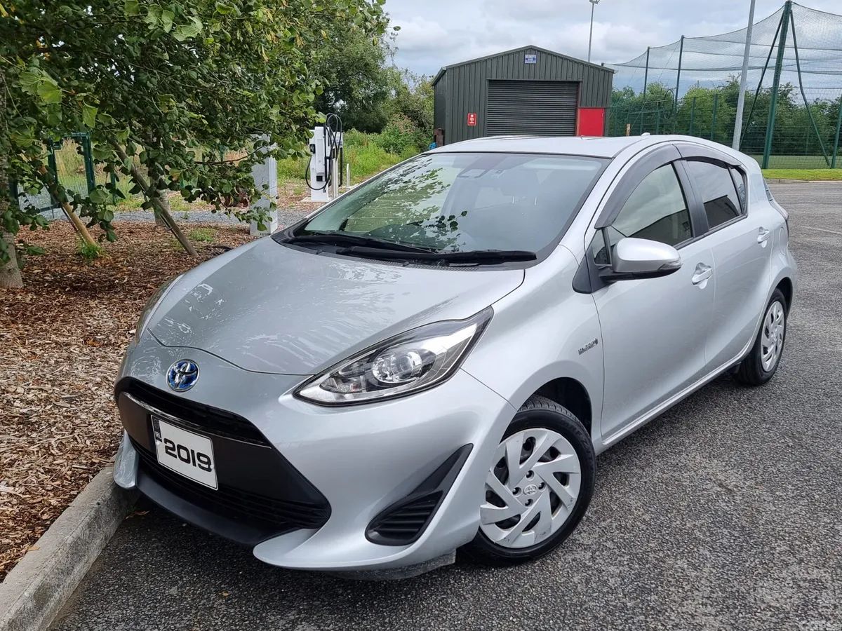 Toyota Aqua Hatchback, Petrol Hybrid, 2019, Black