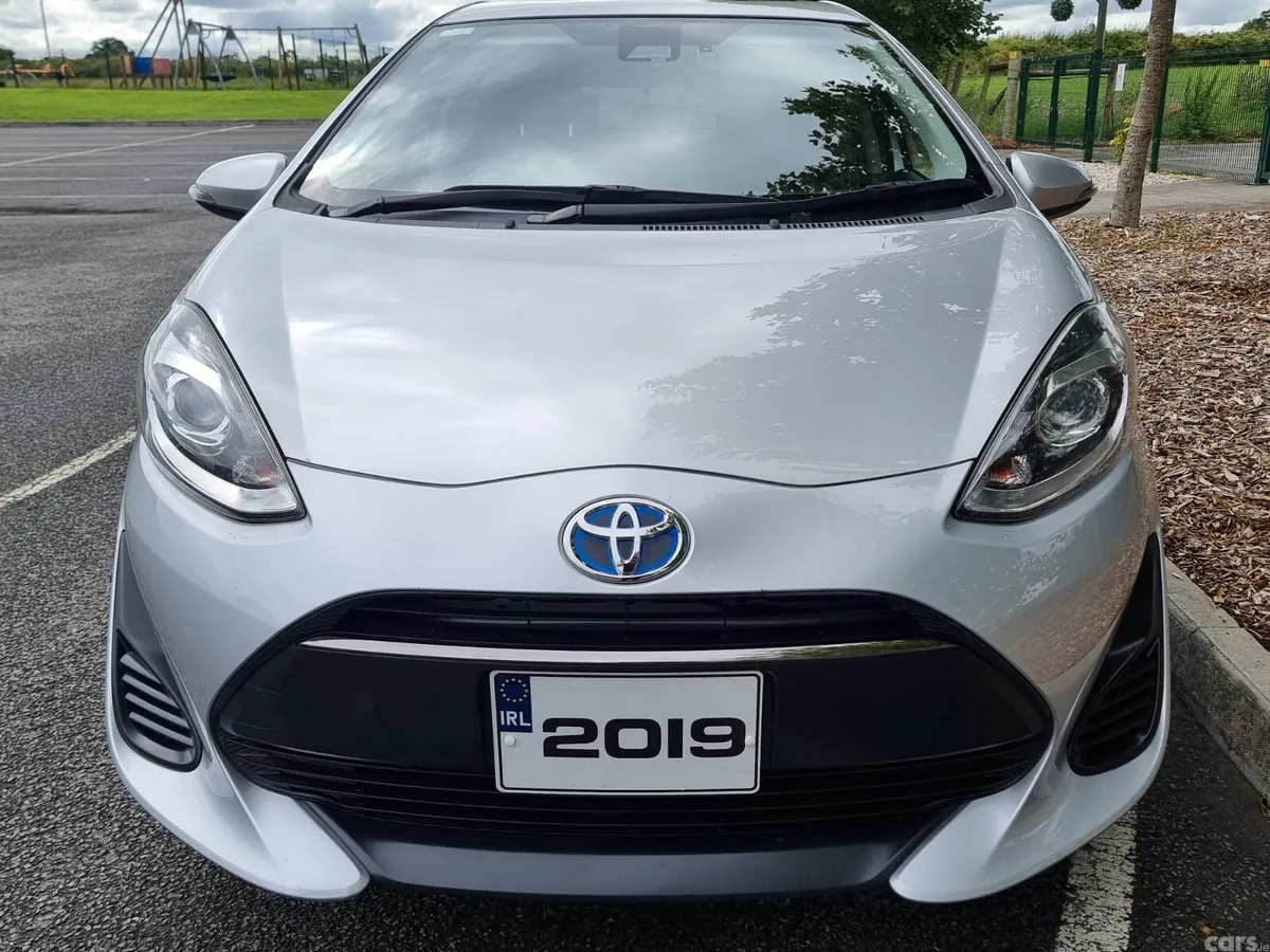 Toyota Aqua Hatchback, Petrol Hybrid, 2019, Black