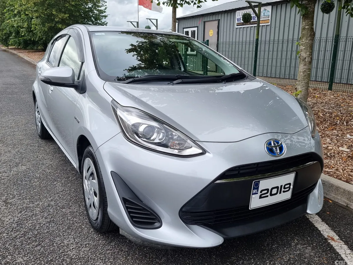 Toyota Aqua Hatchback, Petrol Hybrid, 2019, Black