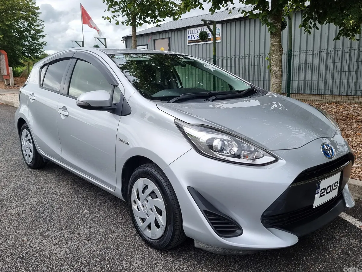 Toyota Aqua Hatchback, Petrol Hybrid, 2019, Black