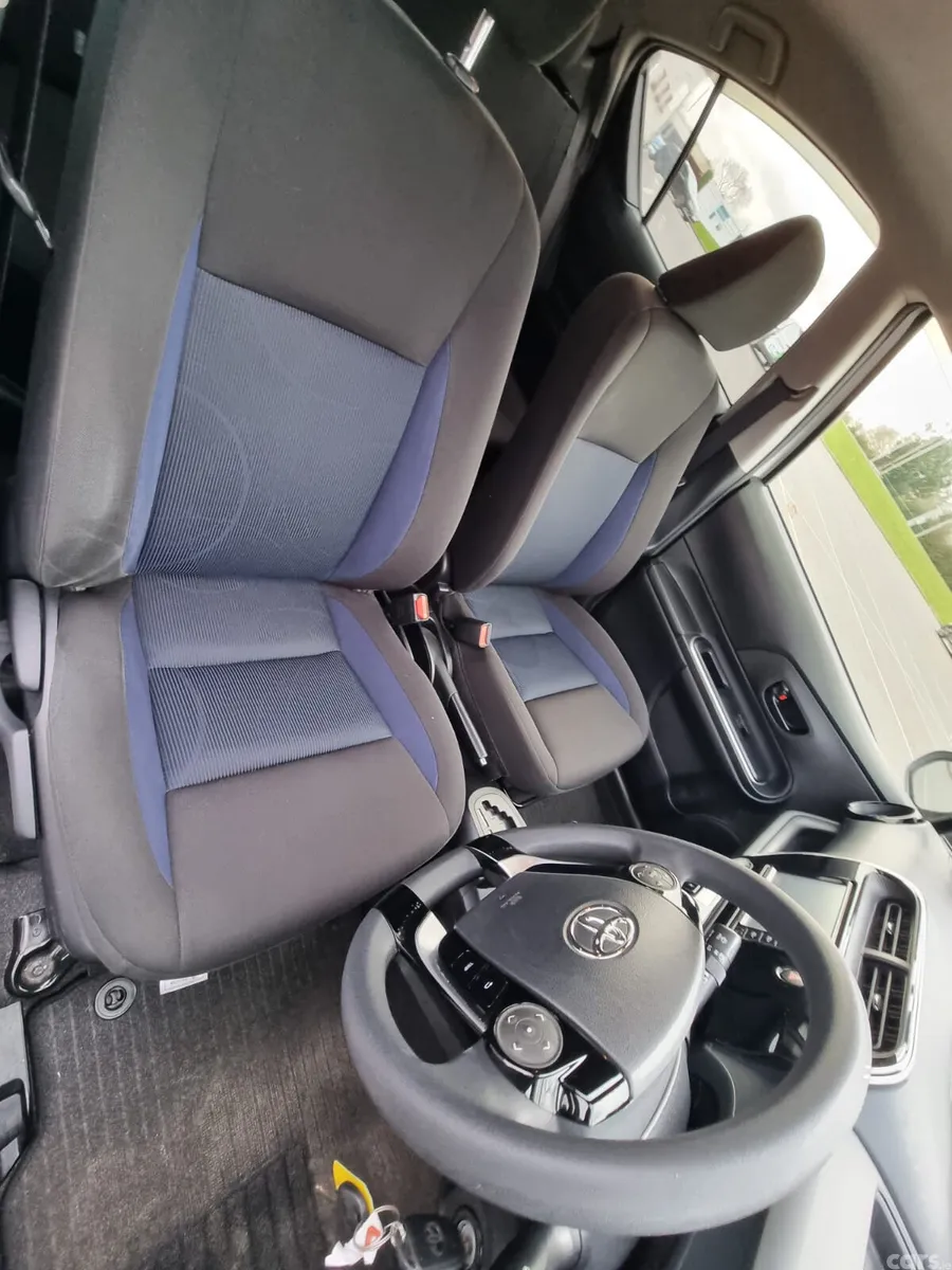 Toyota Aqua Hatchback, Petrol Hybrid, 2019, White