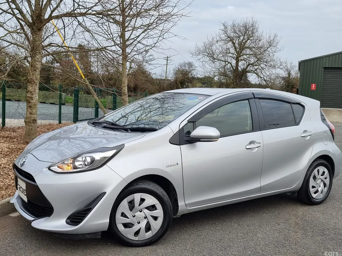 Toyota Aqua Hatchback, Petrol Hybrid, 2019, White