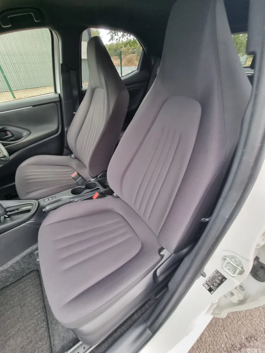 Toyota Yaris Hatchback, Petrol, 2020, White
