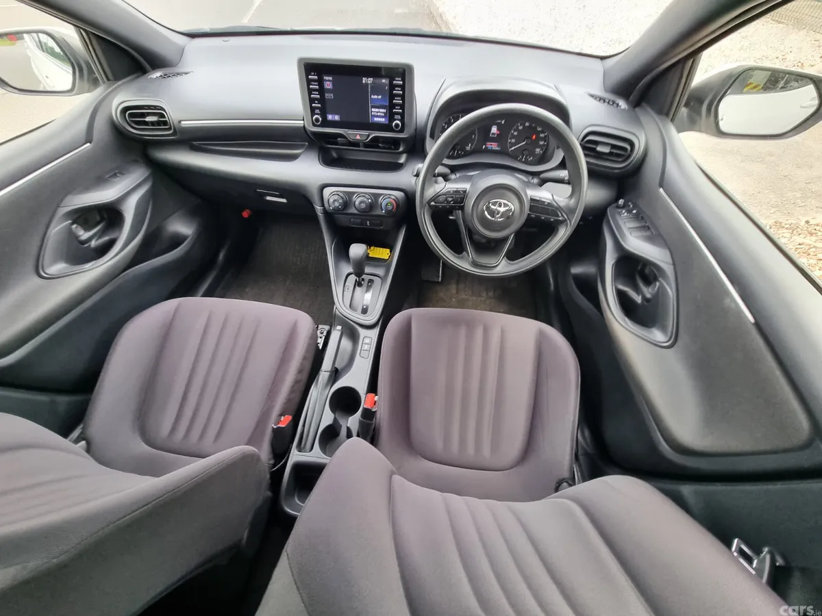 Toyota Yaris Hatchback, Petrol, 2020, White