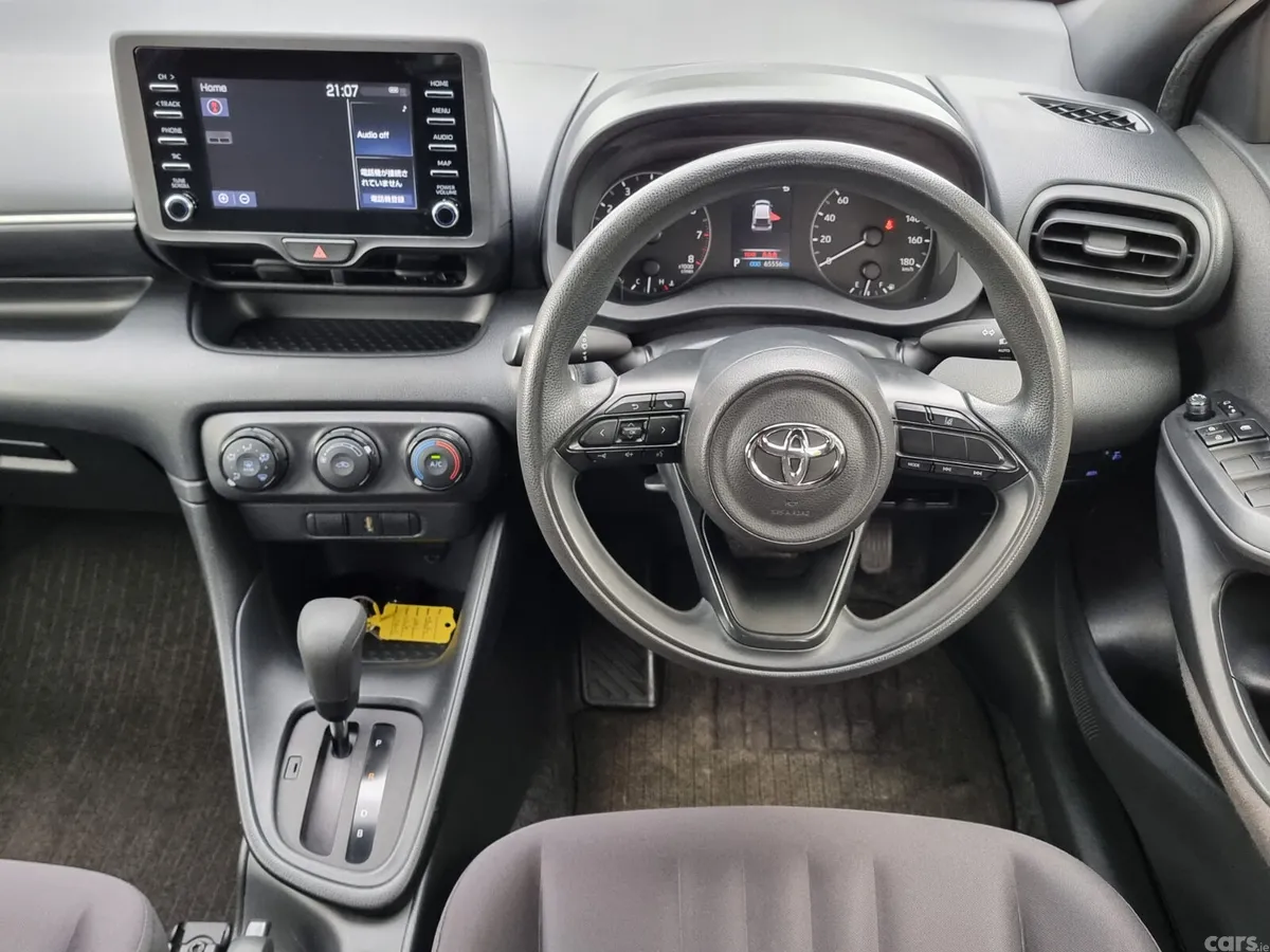 Toyota Yaris Hatchback, Petrol, 2020, White