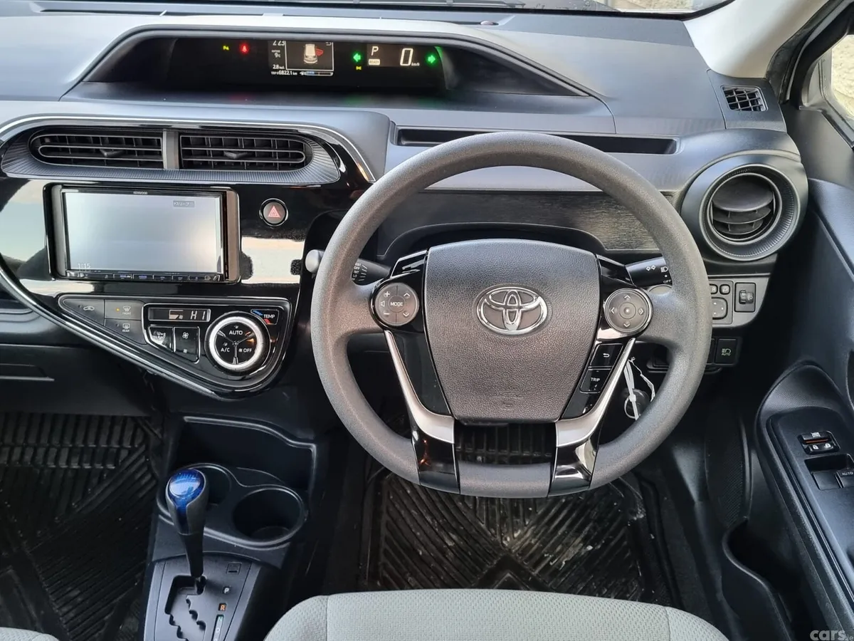 Toyota Aqua Hatchback, Petrol Hybrid, 2019, White