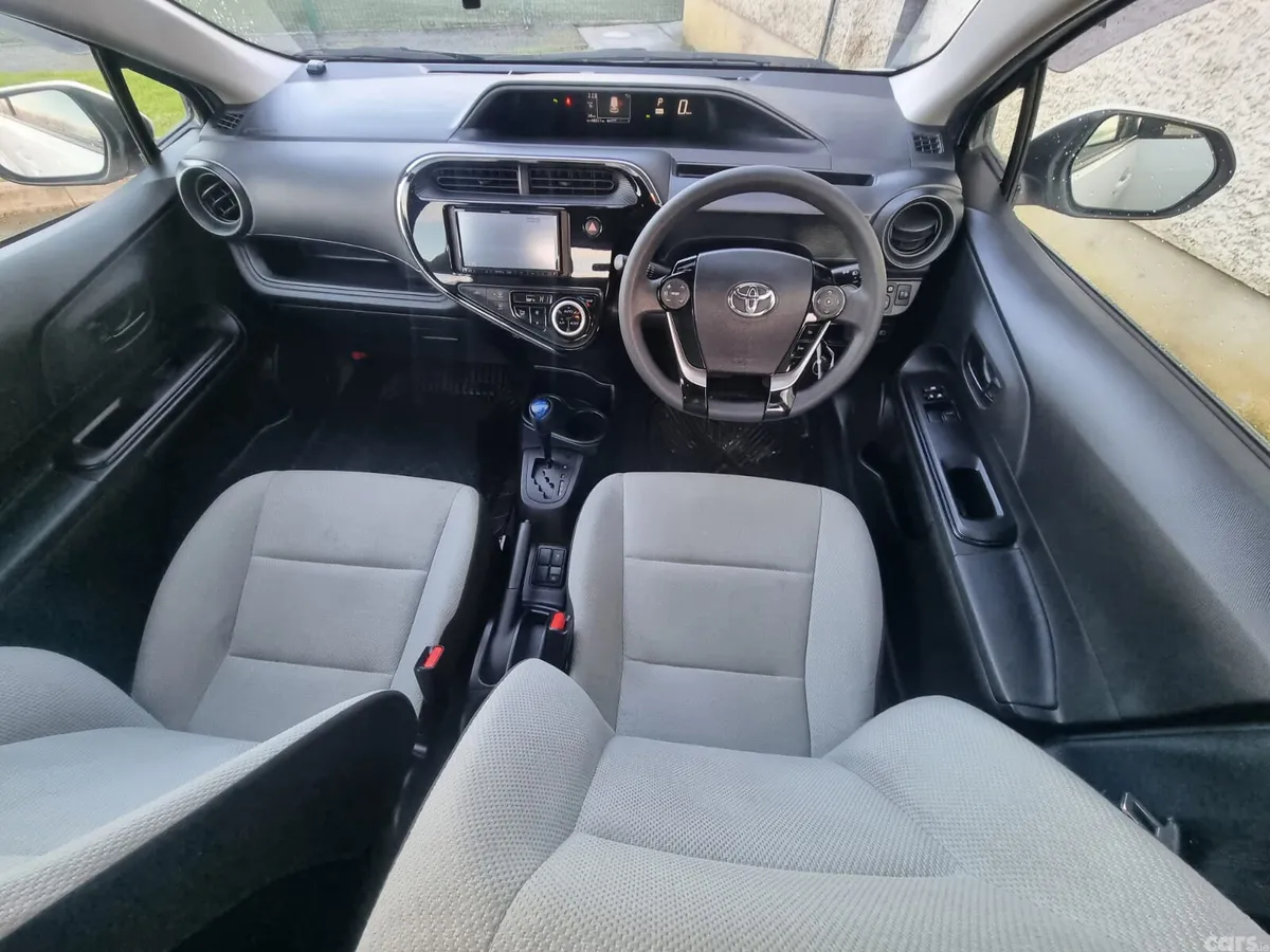 Toyota Aqua Hatchback, Petrol Hybrid, 2019, White