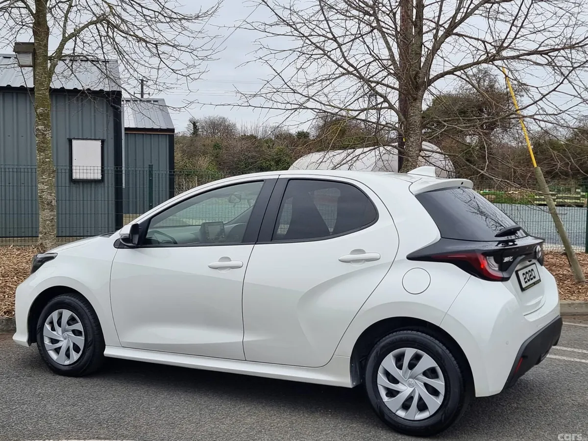 Toyota Yaris Hatchback, Petrol, 2020, White