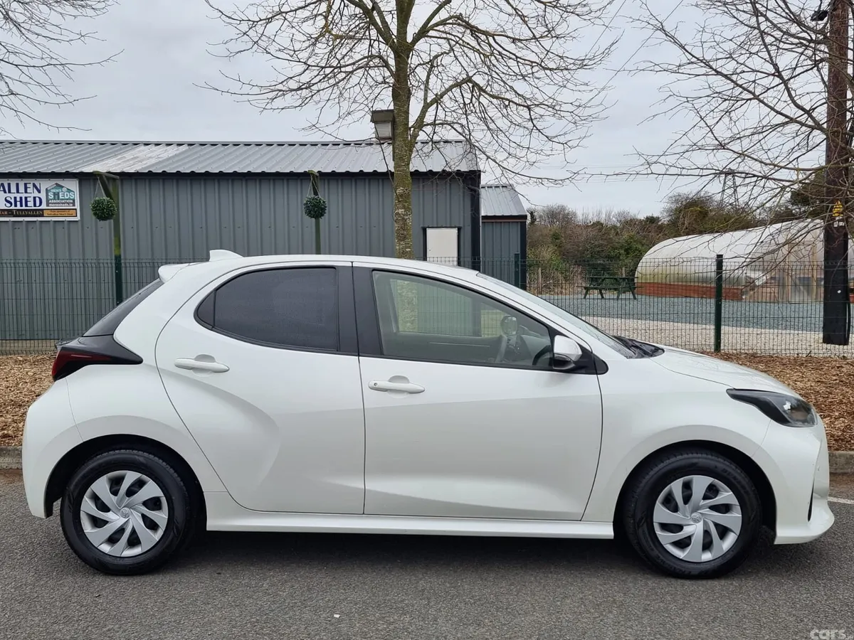 Toyota Yaris Hatchback, Petrol, 2020, White