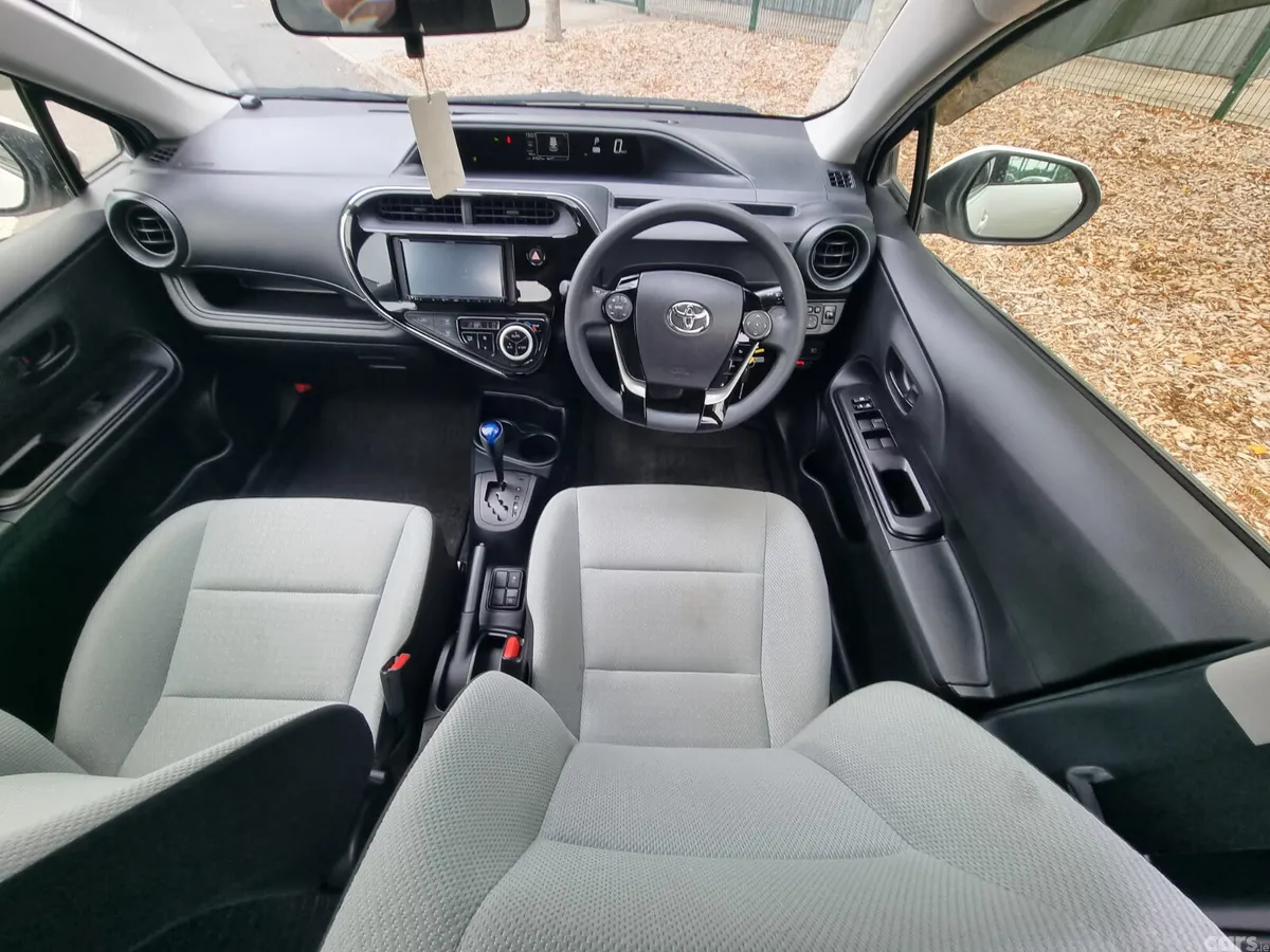 Toyota Aqua Hatchback, Petrol Hybrid, 2019, White