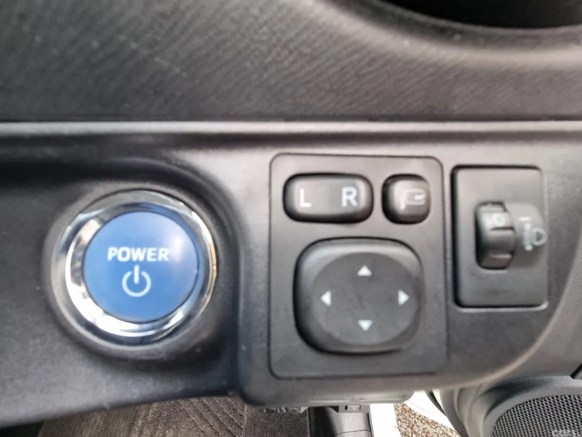 Toyota Aqua Hatchback, Petrol Hybrid, 2019, White