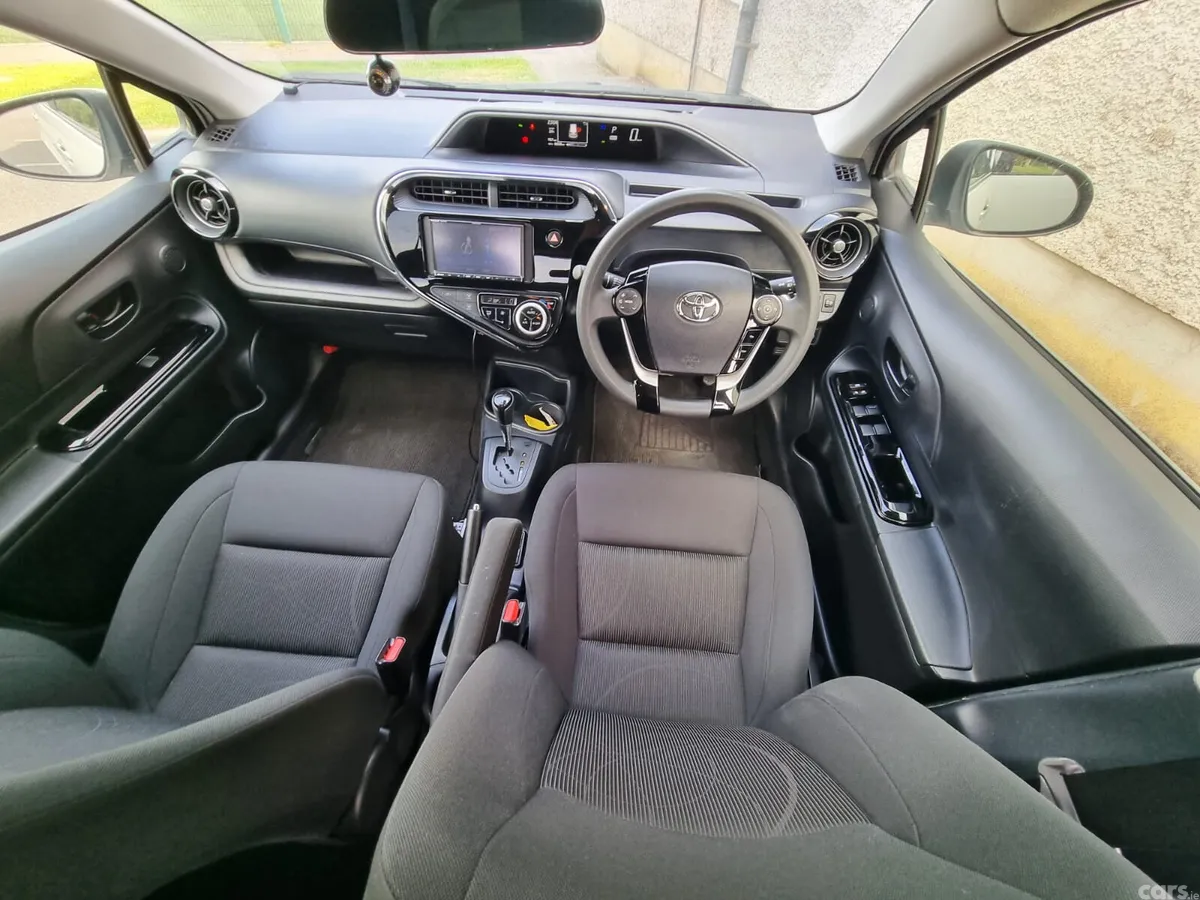 Toyota Aqua Hatchback, Petrol Hybrid, 2019, White