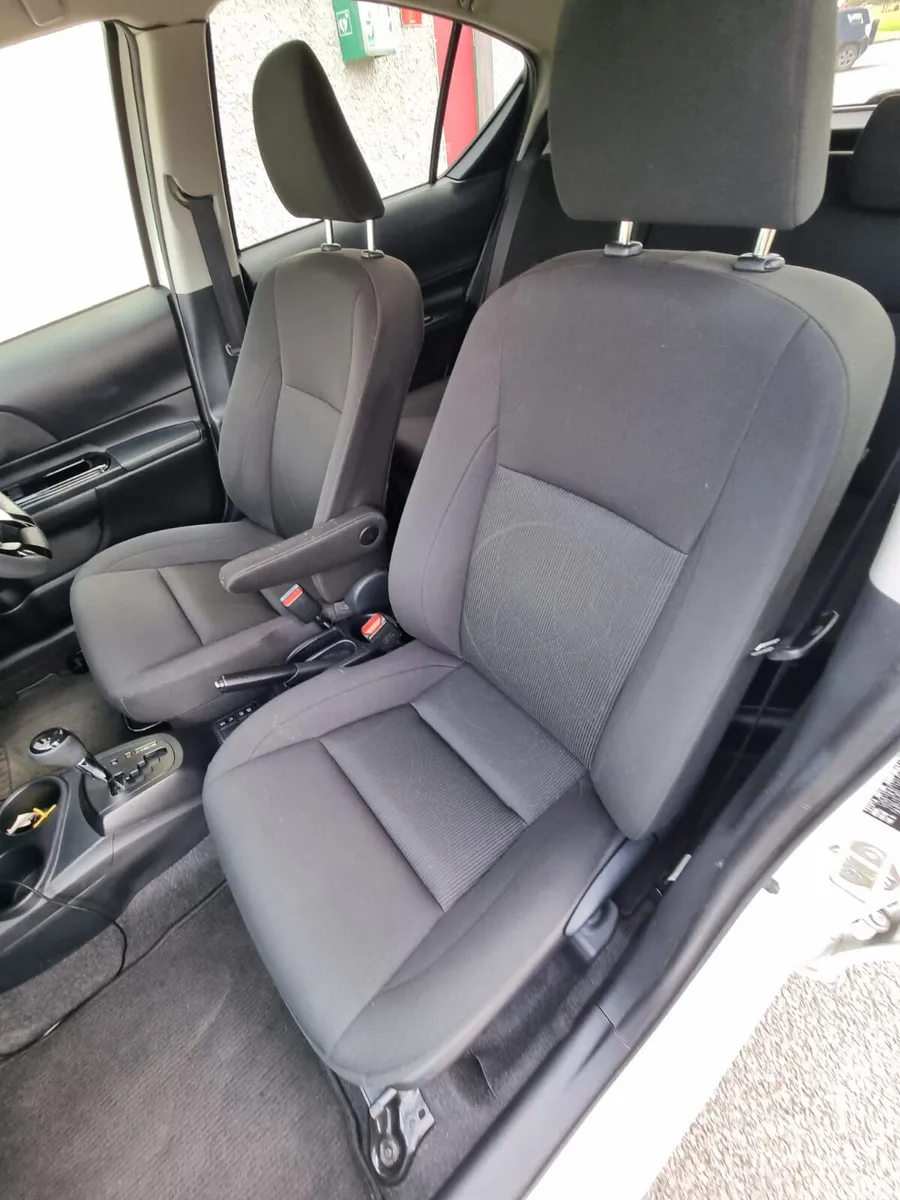 Toyota Aqua Hatchback, Petrol Hybrid, 2019, White