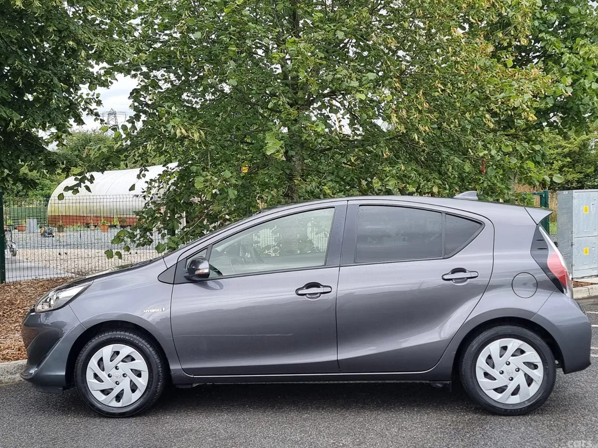 Toyota Aqua Hatchback, Petrol Hybrid, 2019, Black