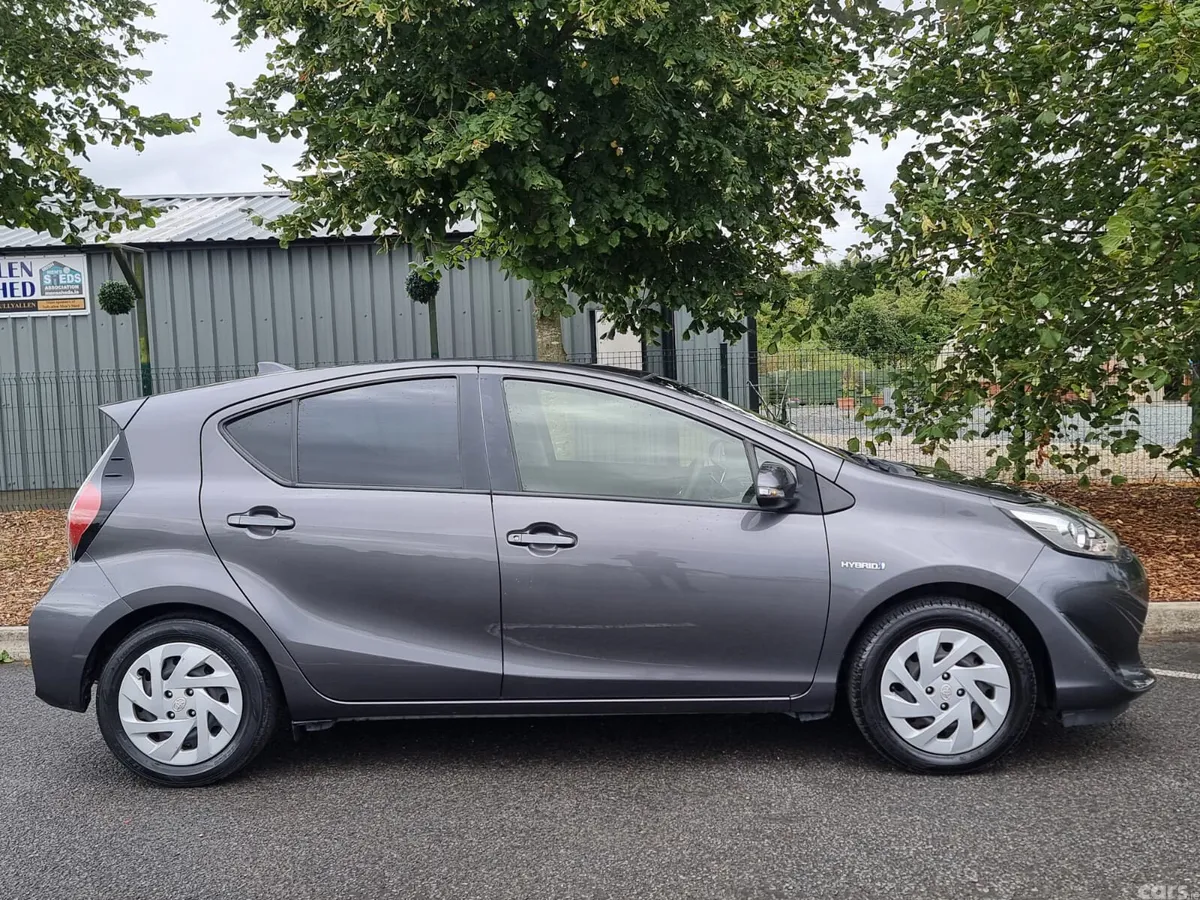 Toyota Aqua Hatchback, Petrol Hybrid, 2019, Black