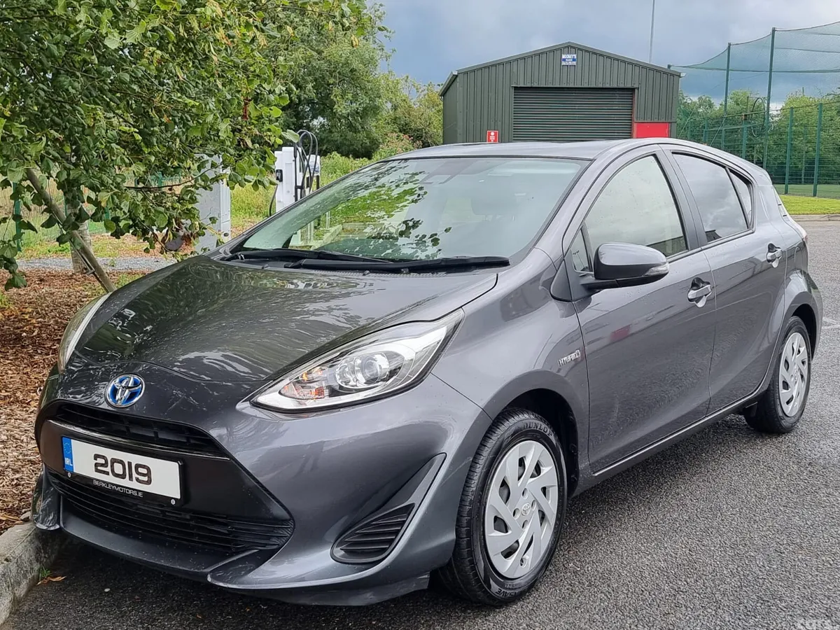 Toyota Aqua Hatchback, Petrol Hybrid, 2019, Grey