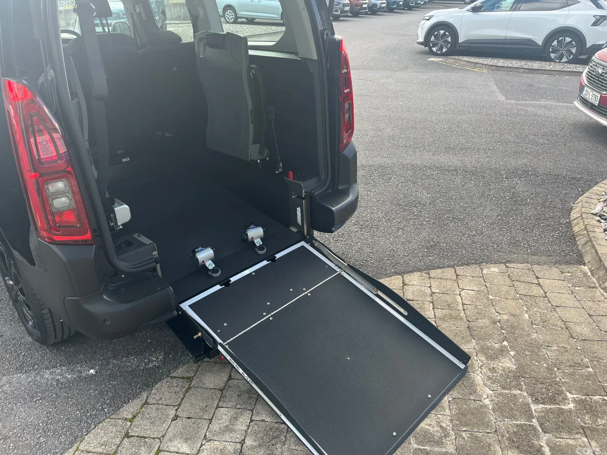 Citroen Berlingo MPV, Diesel, 2026, Black