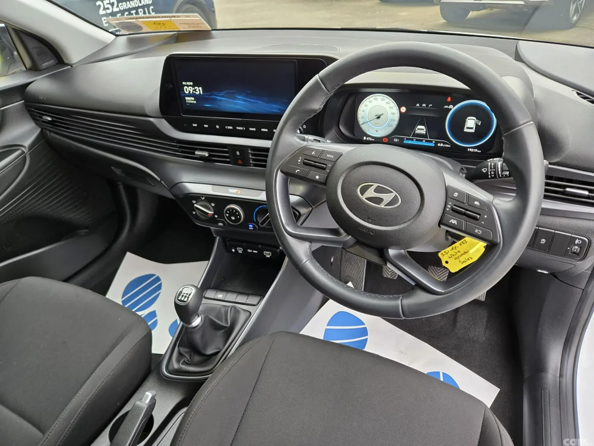 Hyundai i20 Hatchback, Petrol, 2025, White