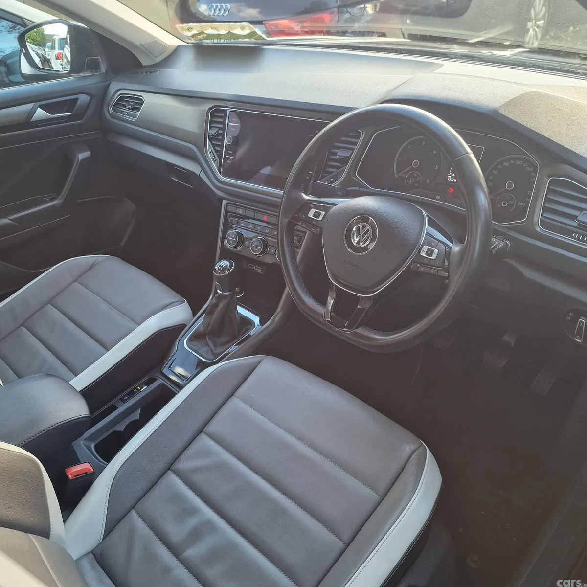 Volkswagen T-Roc SUV, Diesel, 2019, Brown