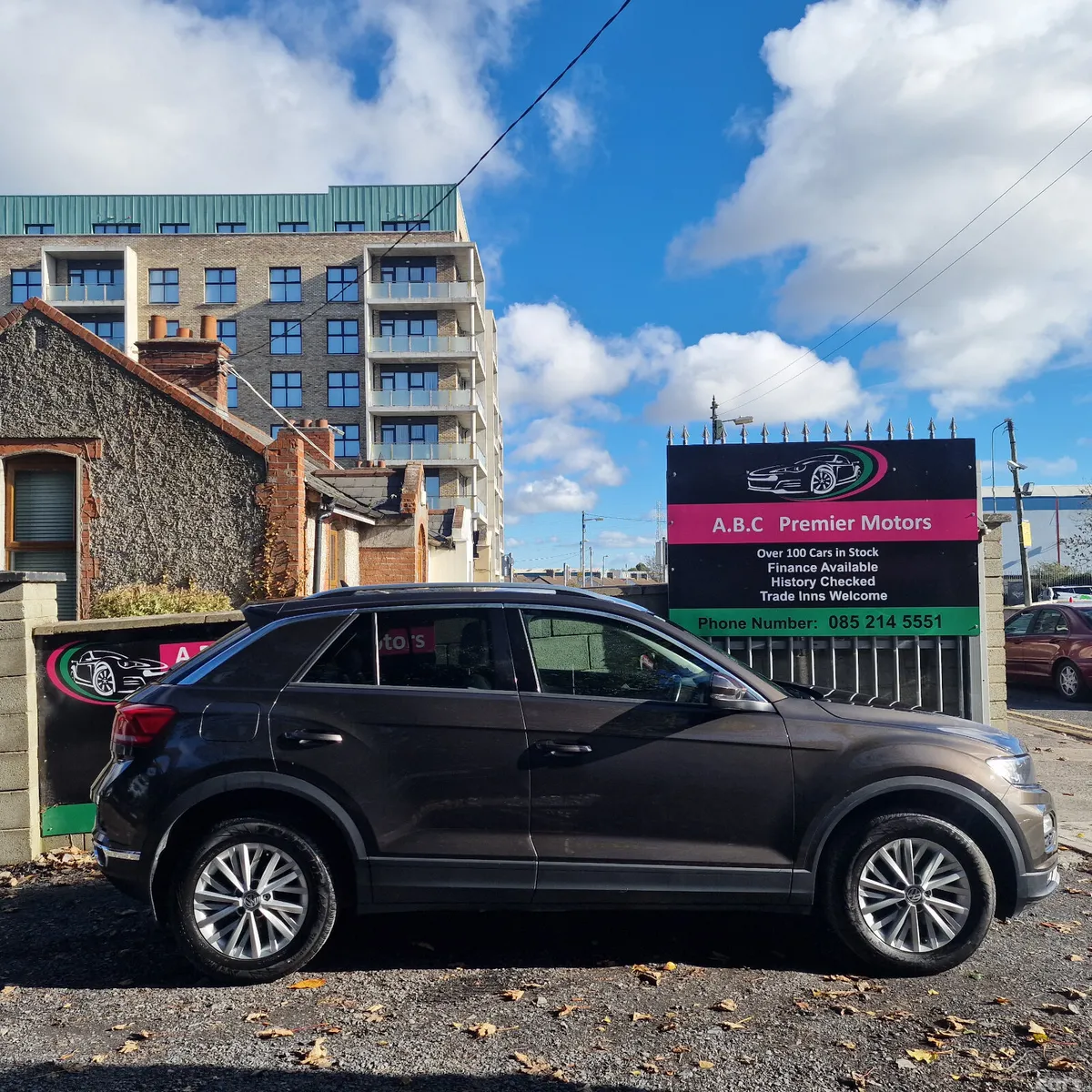 Volkswagen T-Roc SUV, Diesel, 2019, Brown