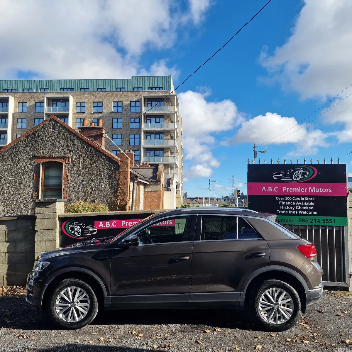Volkswagen T-Roc SUV, Diesel, 2019, Brown