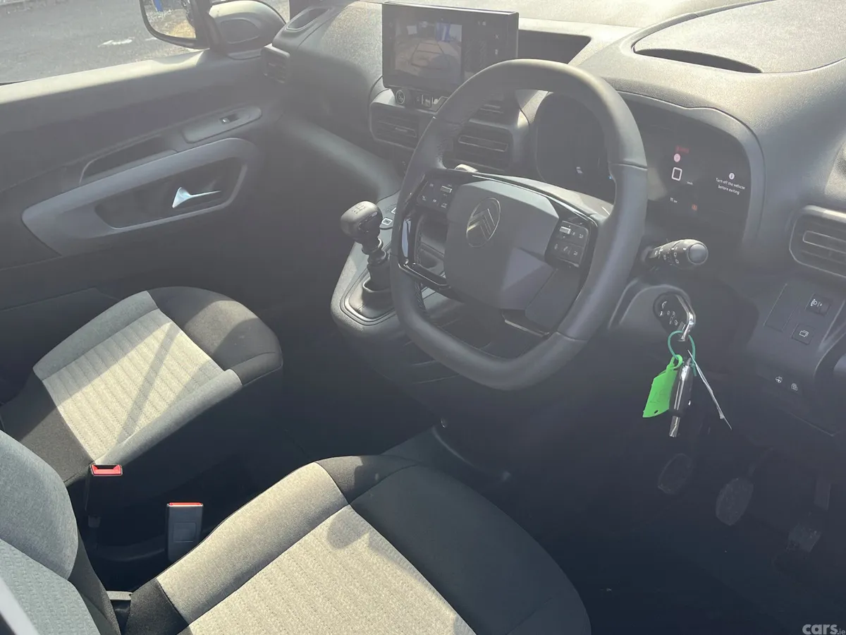 Citroen Berlingo MPV, Diesel, 2027, Black