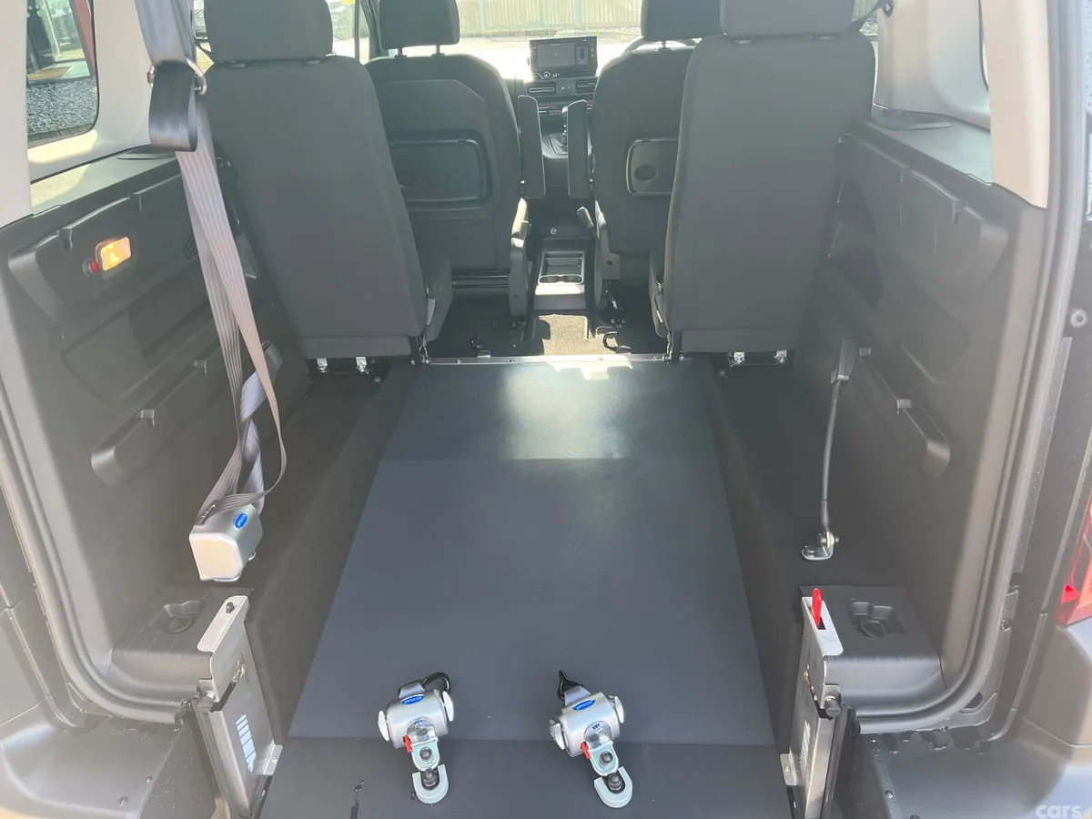 Citroen Berlingo MPV, Diesel, 2027, Black