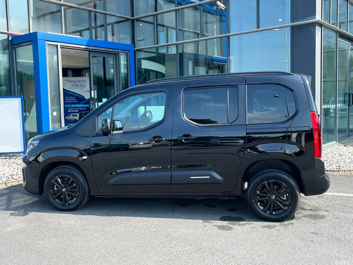 Citroen Berlingo MPV, Diesel, 2027, Black