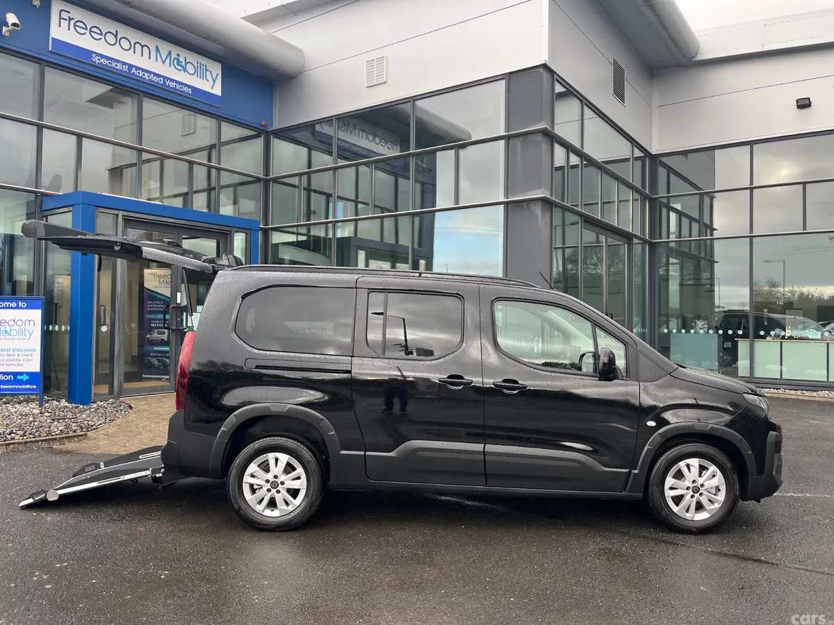 Peugeot Rifter MPV, Diesel, 2026, Black