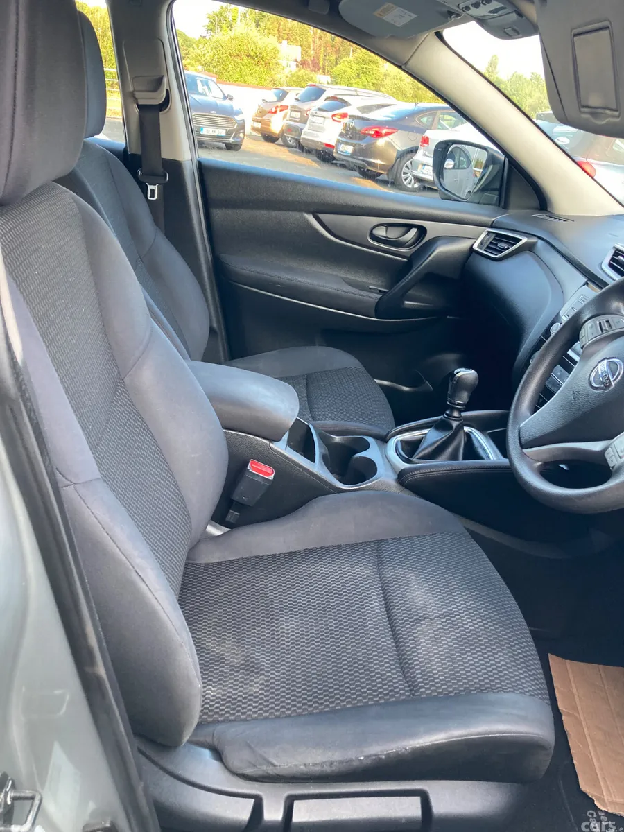 Nissan Qashqai Hatchback, Diesel, 2015, Silver