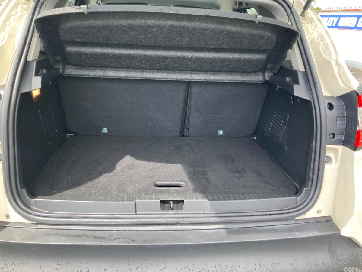 Renault Captur Hatchback, Diesel, 2015, Yellow