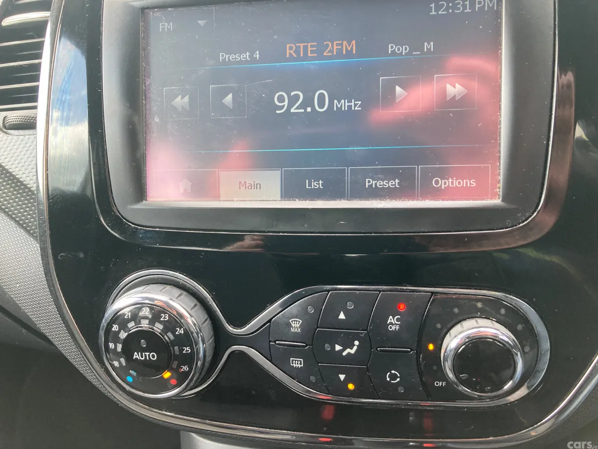 Renault Captur Hatchback, Diesel, 2015, Yellow