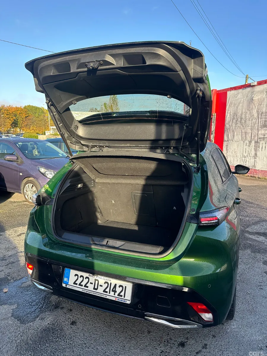 Peugeot 308 Hatchback, Diesel, 2022, Green