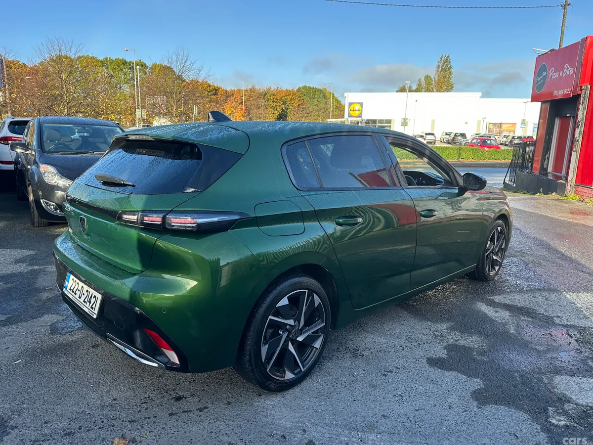 Peugeot 308 Hatchback, Diesel, 2022, Green
