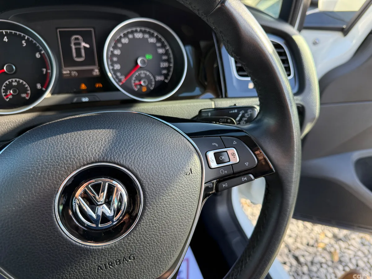 Volkswagen Golf Hatchback, Petrol, 2016, White