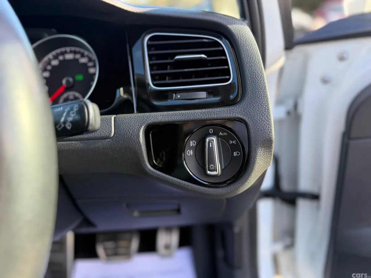 Volkswagen Golf Hatchback, Petrol, 2016, White