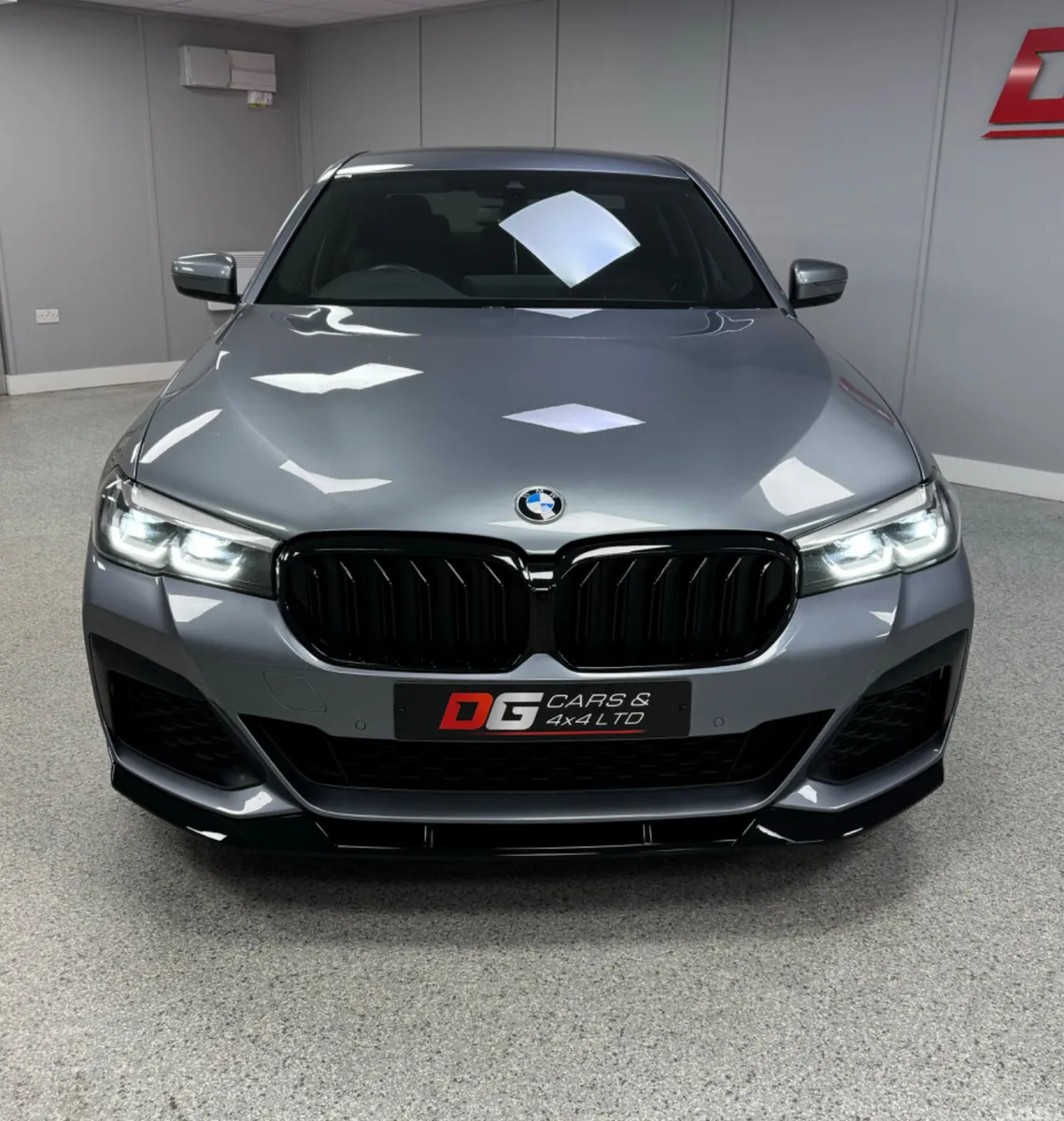 BMW 5-Series Saloon, Diesel Hybrid, 2020, Blue