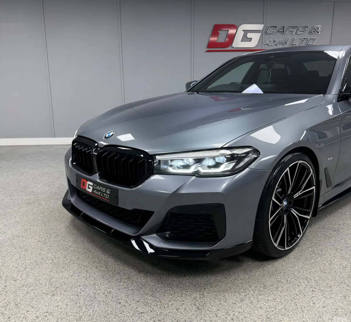 BMW 5-Series Saloon, Diesel Hybrid, 2020, Blue