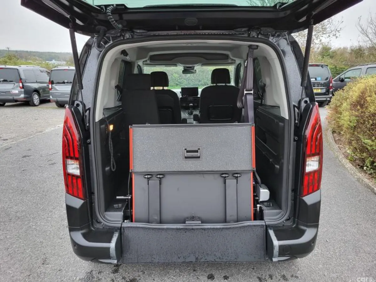 Peugeot Rifter MPV, Diesel, 2026, Black