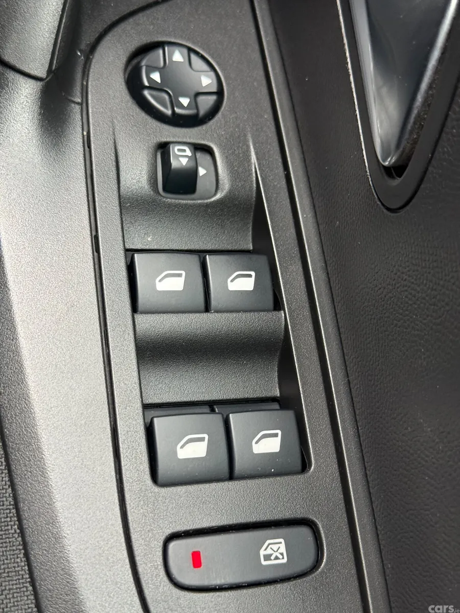 Peugeot 2008 SUV, Diesel, 2021, Orange