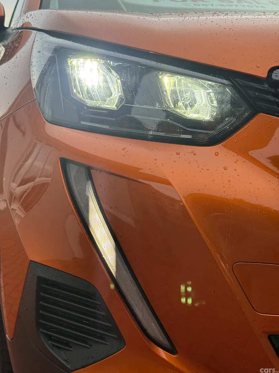 Peugeot 2008 SUV, Diesel, 2021, Orange