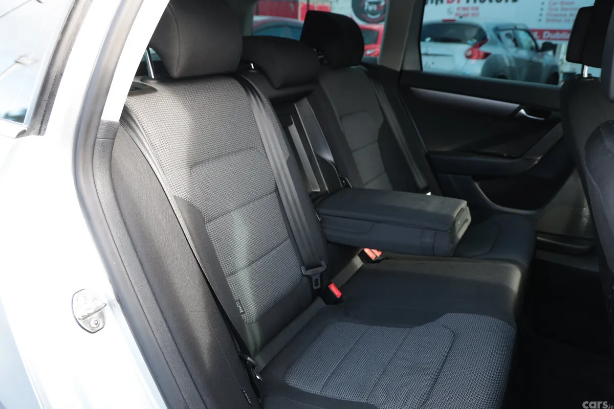 Volkswagen Passat Estate, Petrol, 2013, Silver