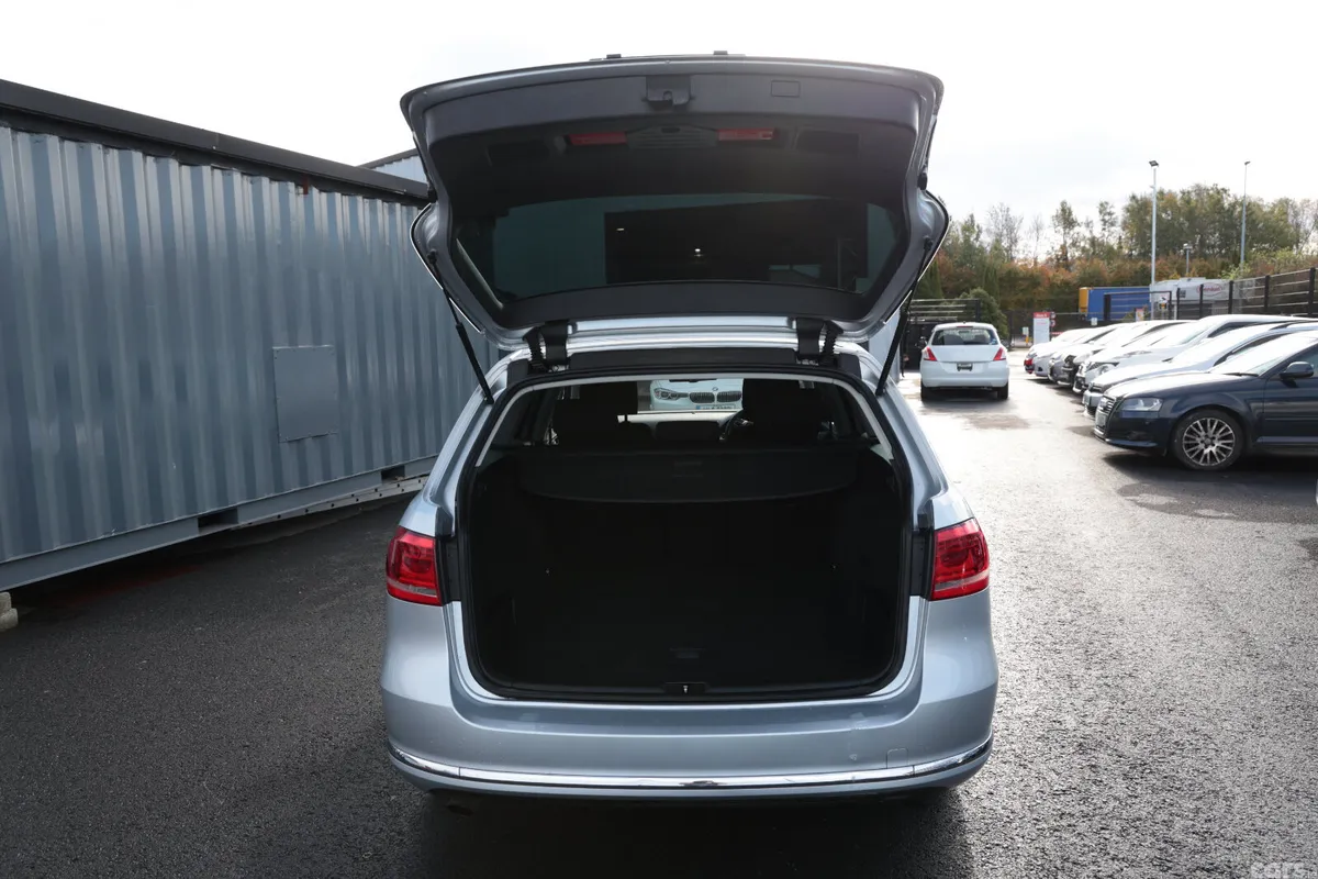 Volkswagen Passat Estate, Petrol, 2013, Silver