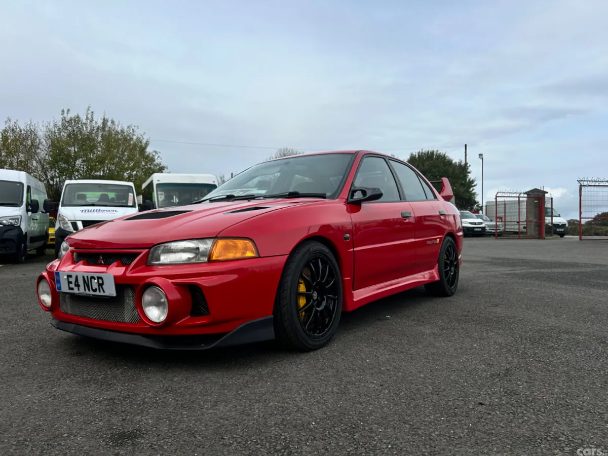 Mitsubishi Lancer Saloon, Petrol, 1996, Red
