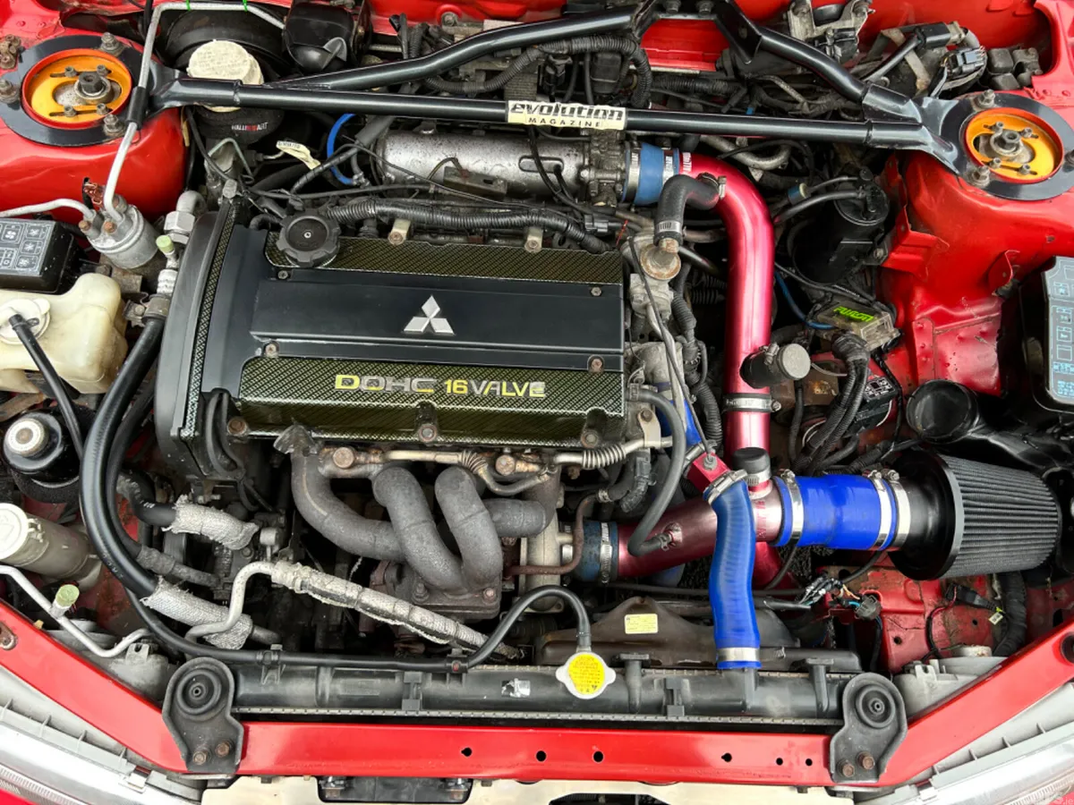 Mitsubishi Lancer Saloon, Petrol, 1996, Red