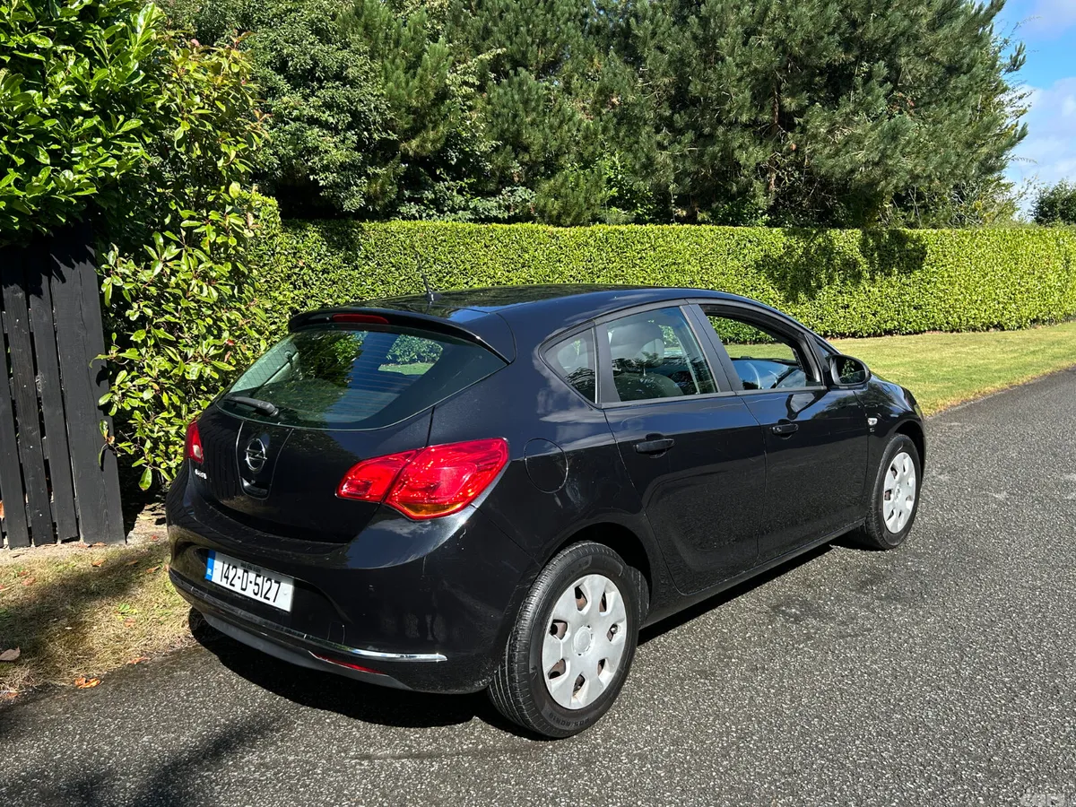 Opel Astra MPV, Petrol, 2014, Black